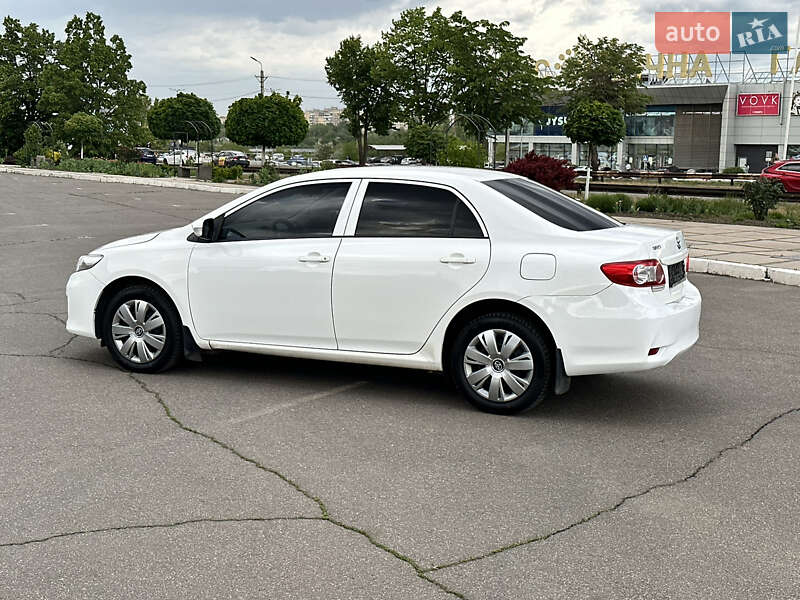 Седан Toyota Corolla 2011 в Кривом Роге