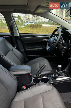 Седан Toyota Corolla 2014 в 