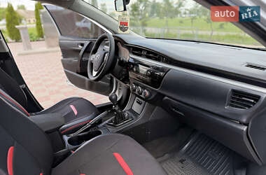 Седан Toyota Corolla 2014 в 