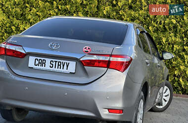 Седан Toyota Corolla 2013 в 