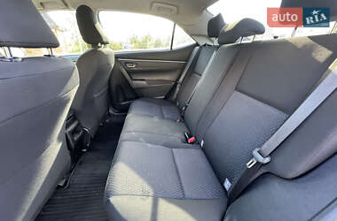 Седан Toyota Corolla 2013 в 