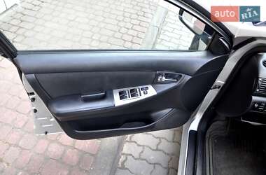 Хэтчбек Toyota Corolla 2004 в 