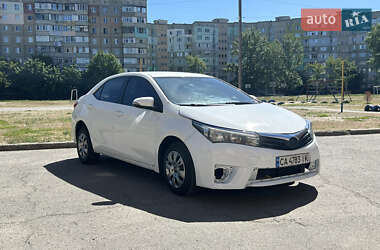 Седан Toyota Corolla 2013 в 
