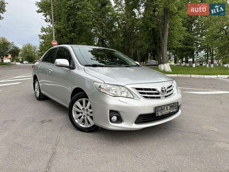 Седан Toyota Corolla 2010 в 
