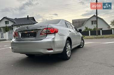 Седан Toyota Corolla 2010 в 