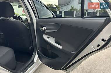 Седан Toyota Corolla 2010 в 