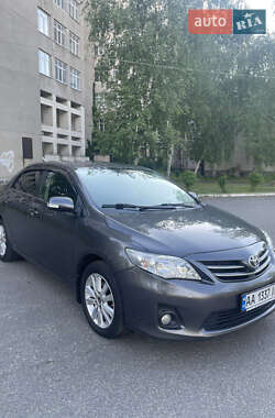 Седан Toyota Corolla 2010 в Киеве