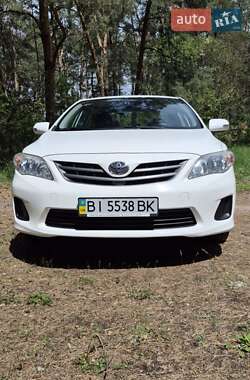 Седан Toyota Corolla 2011 в Кременчуге