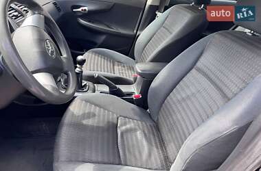 Седан Toyota Corolla 2010 в 