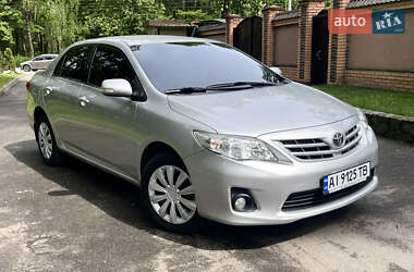 Седан Toyota Corolla 2010 в 
