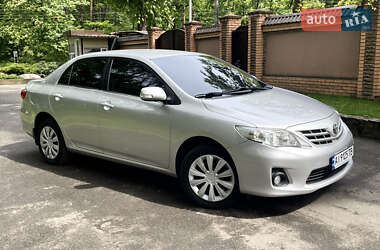 Седан Toyota Corolla 2010 в 
