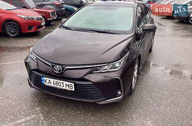 Седан Toyota Corolla 2019 в Ирпене