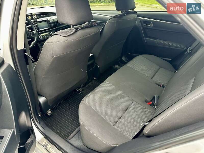 Седан Toyota Corolla 2013 в Кривому Розі