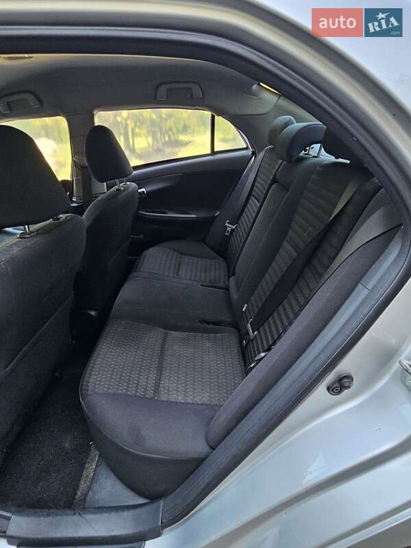 Седан Toyota Corolla 2011 в Києві