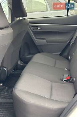 Седан Toyota Corolla 2015 в 