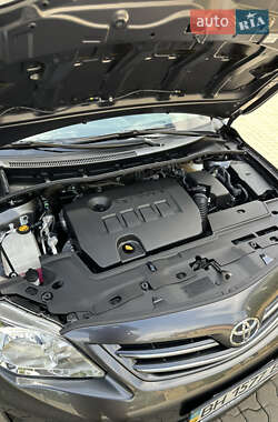 Седан Toyota Corolla 2010 в 