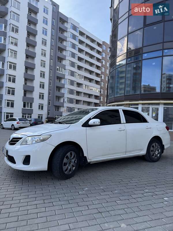 Седан Toyota Corolla 2011 в Тернополе