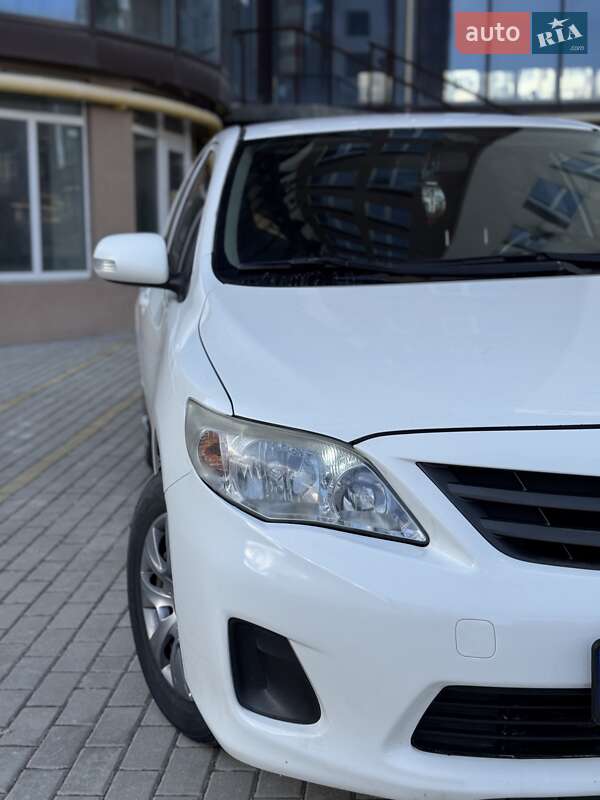 Седан Toyota Corolla 2011 в Тернополе
