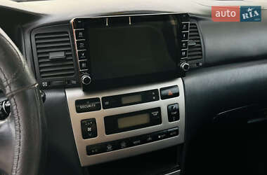 Хетчбек Toyota Corolla 2002 в 