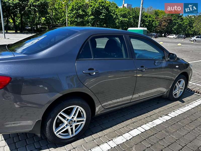 Седан Toyota Corolla 2008 в Одесі