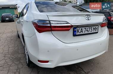 Седан Toyota Corolla 2017 в 