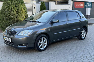 Хэтчбек Toyota Corolla 2003 в 