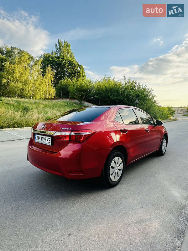 Седан Toyota Corolla 2013 в Запорожье