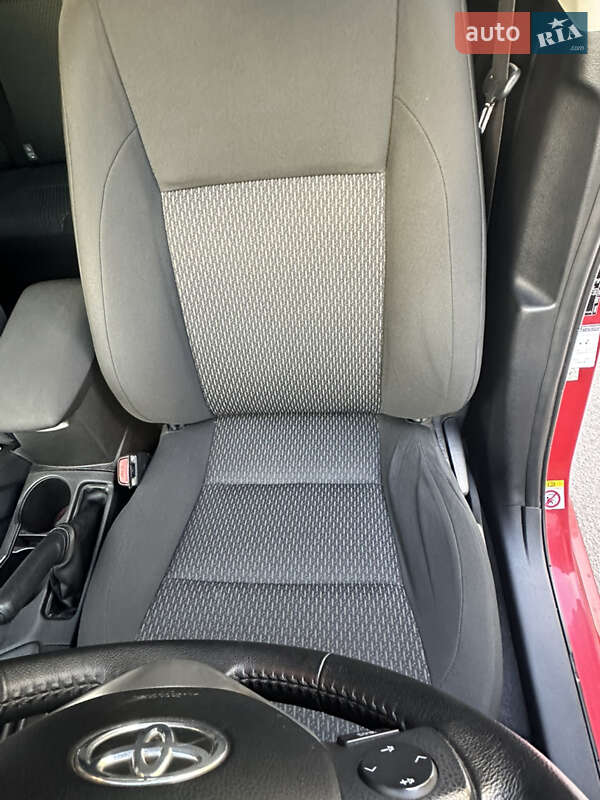 Седан Toyota Corolla 2013 в Запорожье