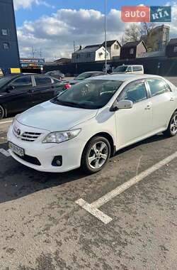Седан Toyota Corolla 2012 в Києві