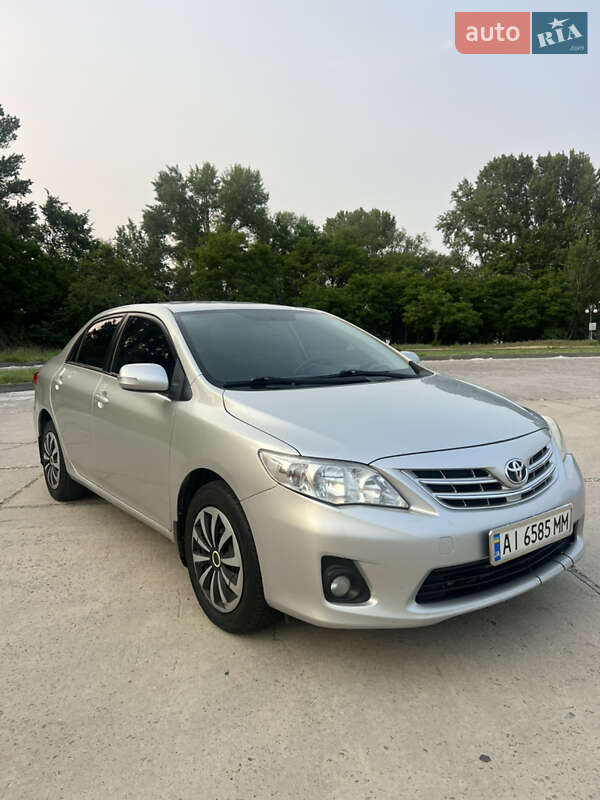 Седан Toyota Corolla 2011 в Каневі фото Седан Toyota Corolla 2011 в Каневі