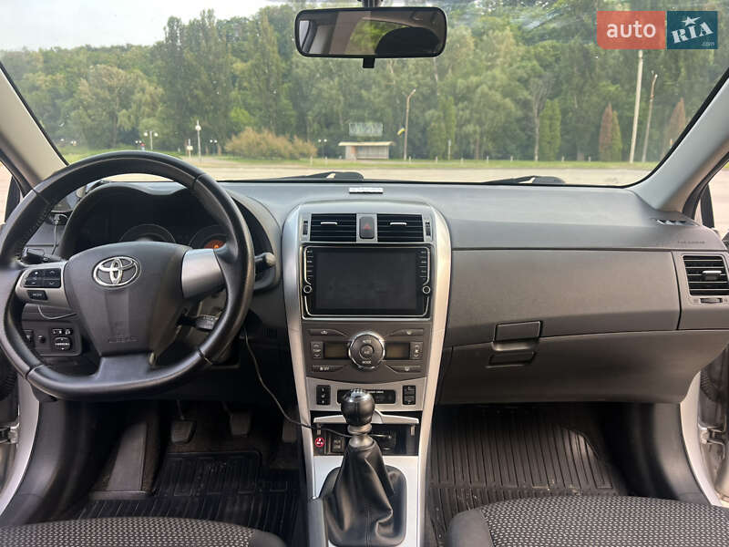 Седан Toyota Corolla 2011 в Каневі фото 7 Седан Toyota Corolla 2011 в Каневі