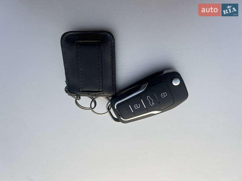 Седан Toyota Corolla 2011 в Каневі фото 17 Седан Toyota Corolla 2011 в Каневі