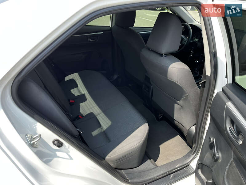 Седан Toyota Corolla 2018 в Києві