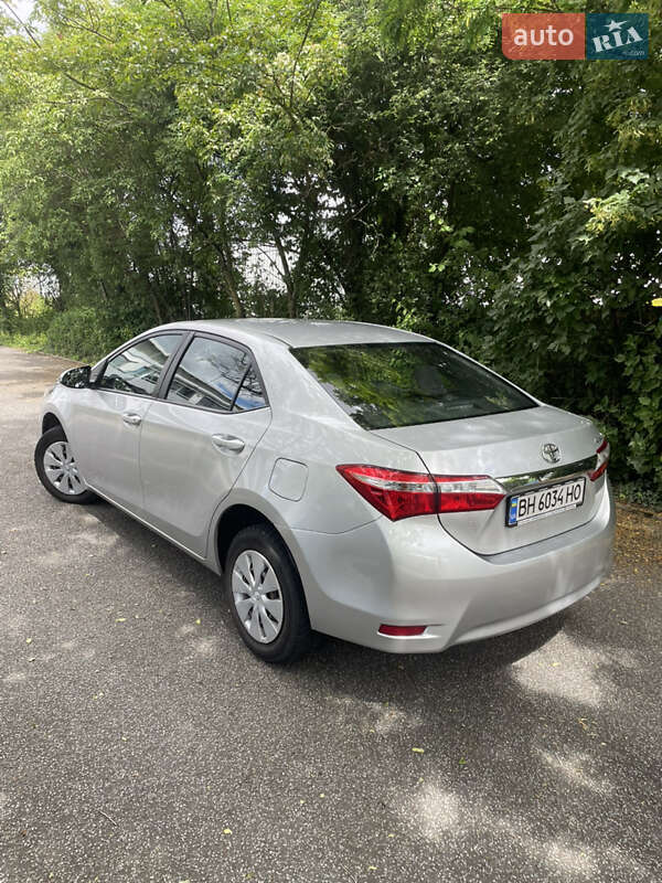 Седан Toyota Corolla 2017 в Умани