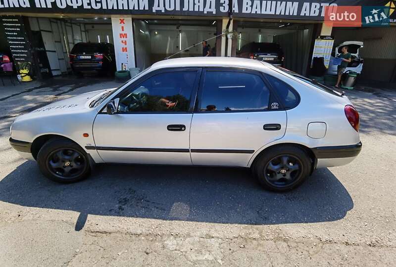 Хэтчбек Toyota Corolla 1999 в Одессе
