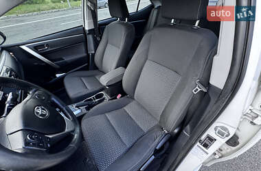 Седан Toyota Corolla 2013 в 