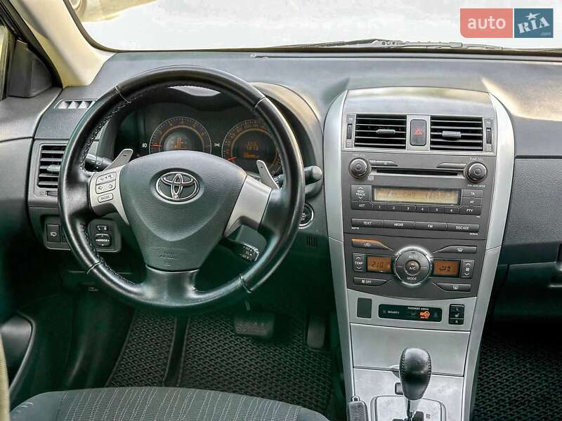 Седан Toyota Corolla 2007 в Дніпрі