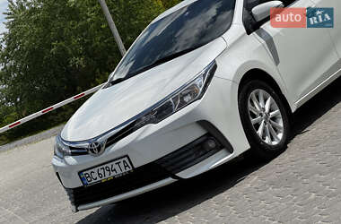 Седан Toyota Corolla 2018 в 