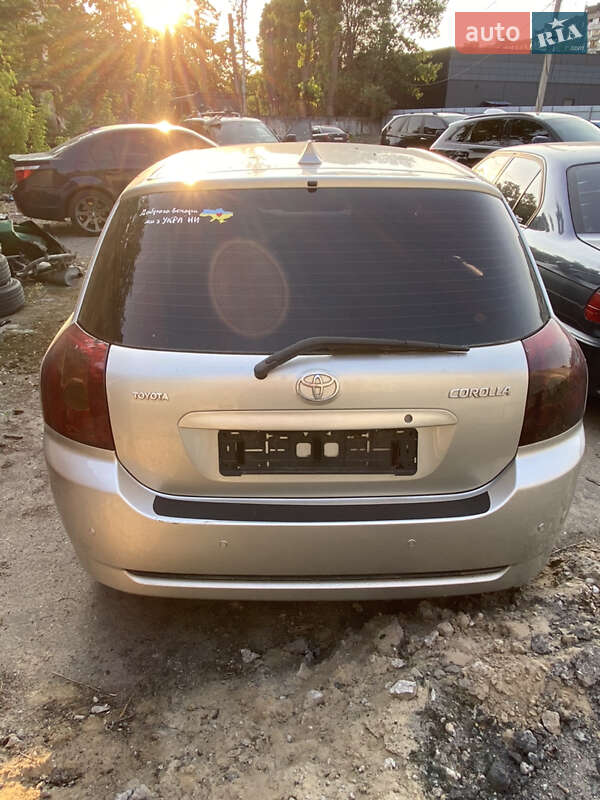 Хетчбек Toyota Corolla 2006 в 