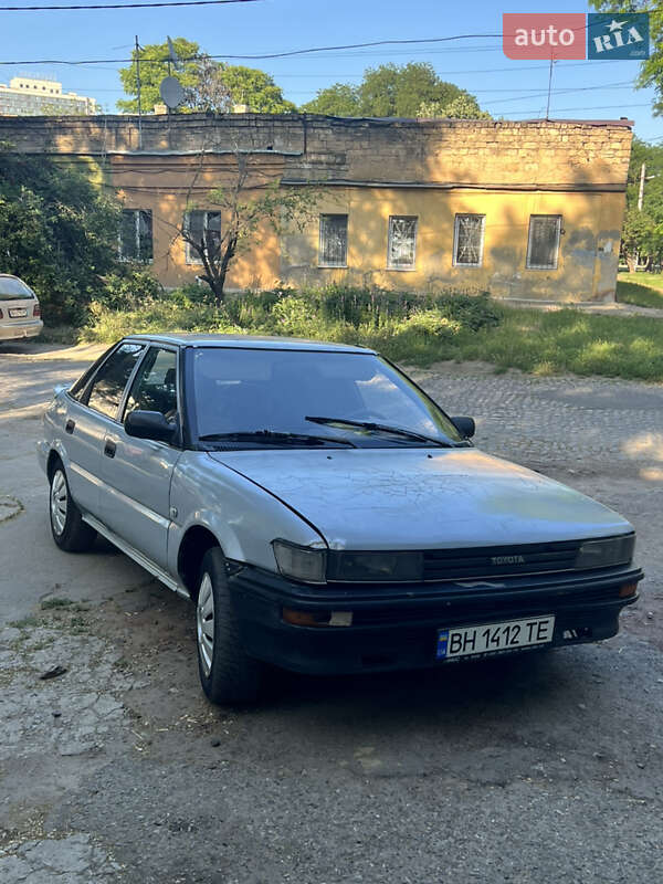 Toyota Corolla 1990