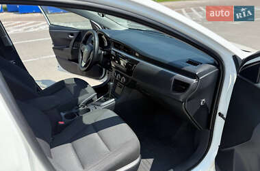 Седан Toyota Corolla 2015 в 