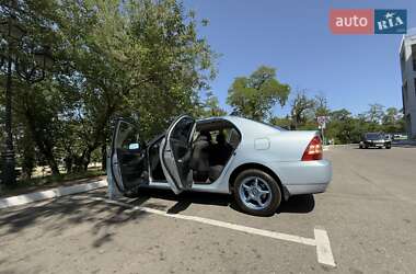 Седан Toyota Corolla 2005 в 