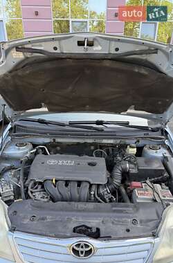 Седан Toyota Corolla 2005 в 
