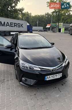 Седан Toyota Corolla 2018 в Киеве