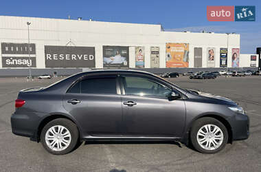 Седан Toyota Corolla 2010 в 