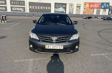 Седан Toyota Corolla 2010 в 