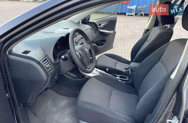 Седан Toyota Corolla 2010 в 