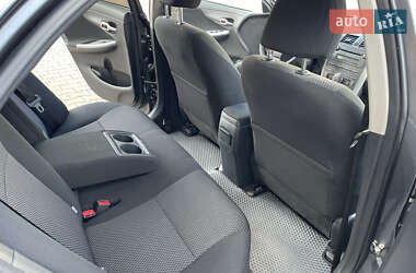 Седан Toyota Corolla 2010 в 