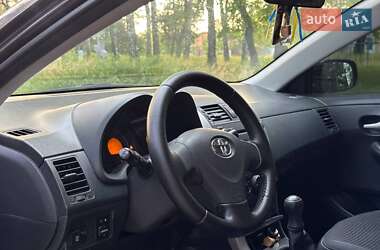 Седан Toyota Corolla 2008 в Охтирці