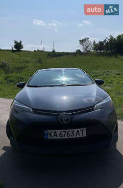 Седан Toyota Corolla 2017 в 